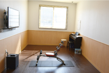 電子ピアノやゲームが楽しめる各階多目的ルーム